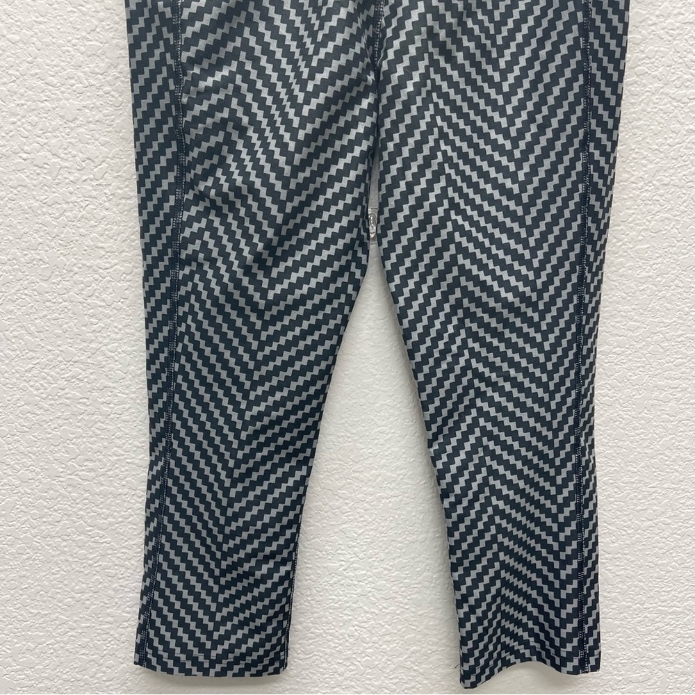 NIKE Dri Fit Womens Small High Rise Cropped Leggings Black & Gray Checkered EUC - Picture 6 of 8